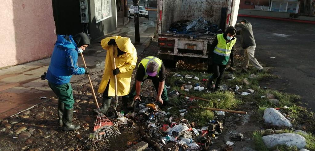 Retiran más de 1.5 toneladas de basura de alcantarillas