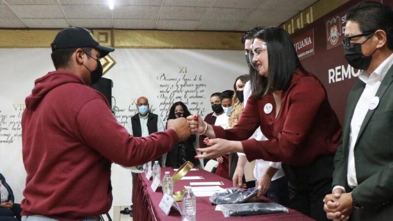 Karla Ruiz Macfarland motiva a jóvenes de comunidad terapéutica de IMCAD