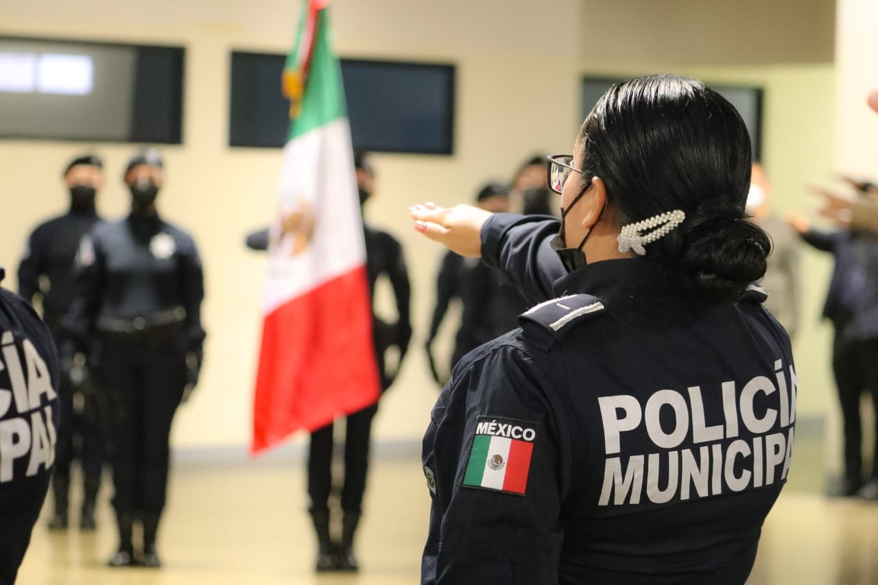 Se gradúan 15 nuevos policías municipales en Tijuana