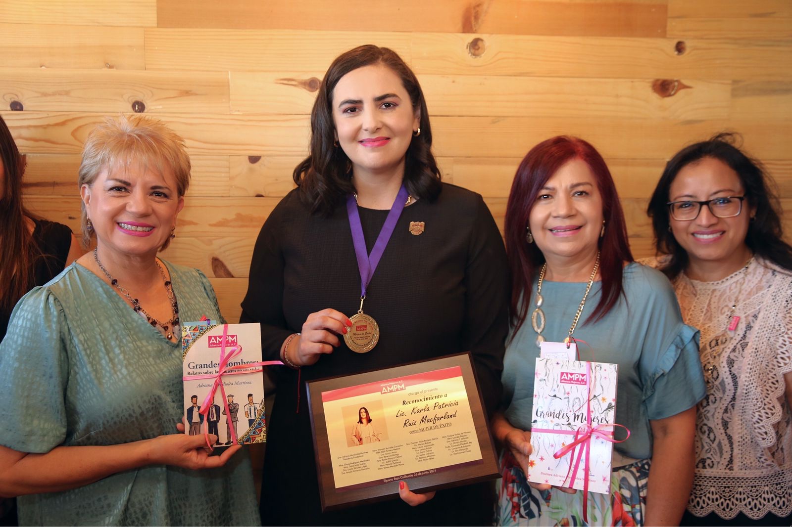 Reconoce Alianza por Mujeres A.C. a Kara Ruiz Macfarland como una mujer de éxito