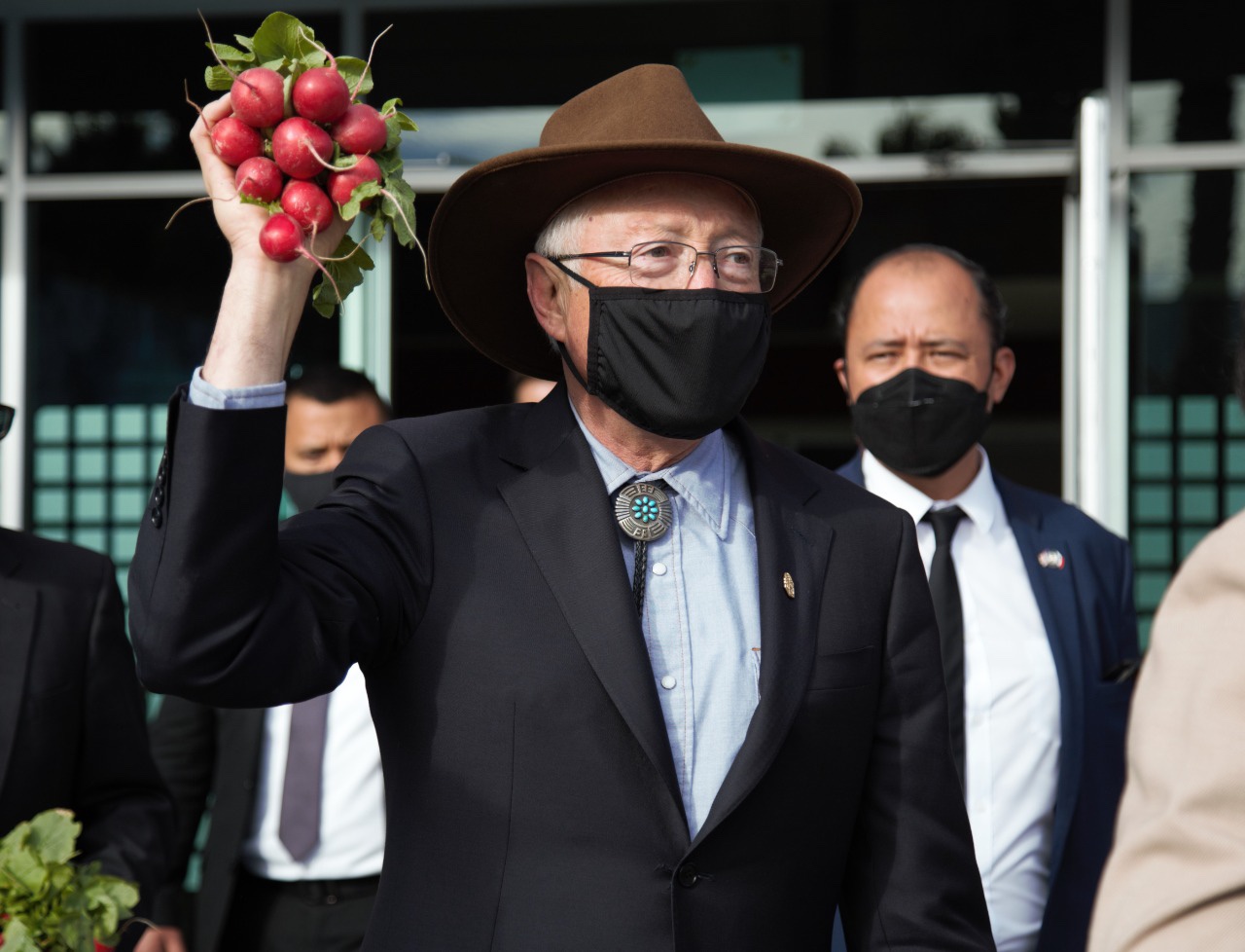 Kurt Honold: Un éxito reunión entre Marina del Pilar y Ken Salazar