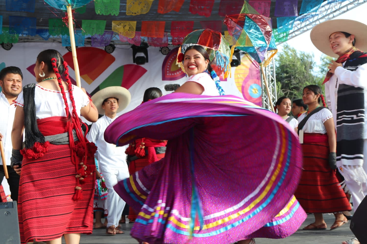 Organizan Guelaguetza en el Centro Cultural Tijuana