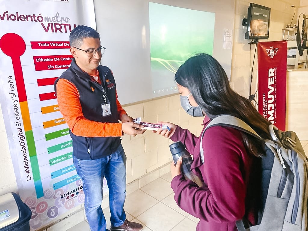 Jóvenes son capacitados para prevenir violencia de género