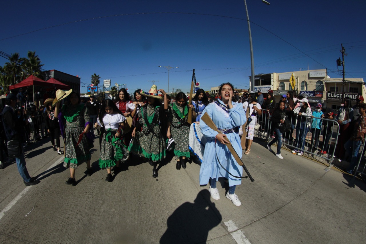 Rosaritenses disfrutan del tradicional desfile civico por Aniversario de la Revolución Mexicana