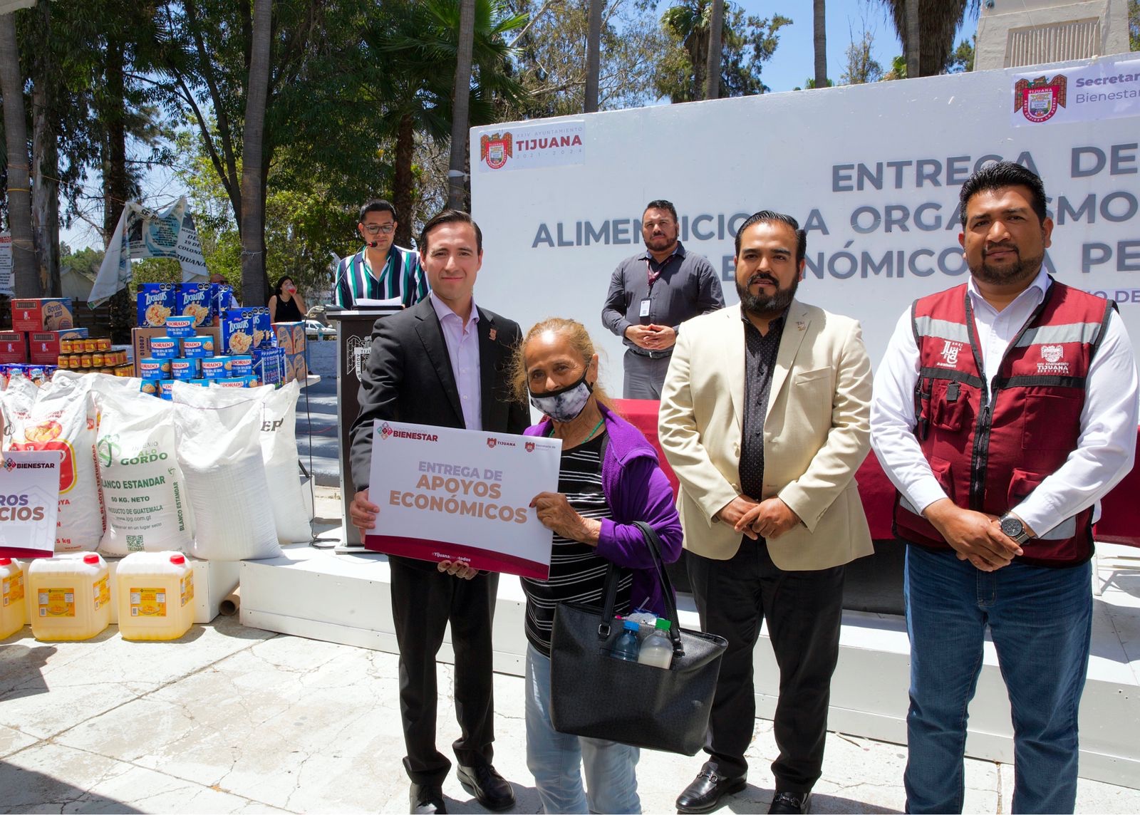 Otorgan apoyos a OSCs y familias vulnerables de Tijuana