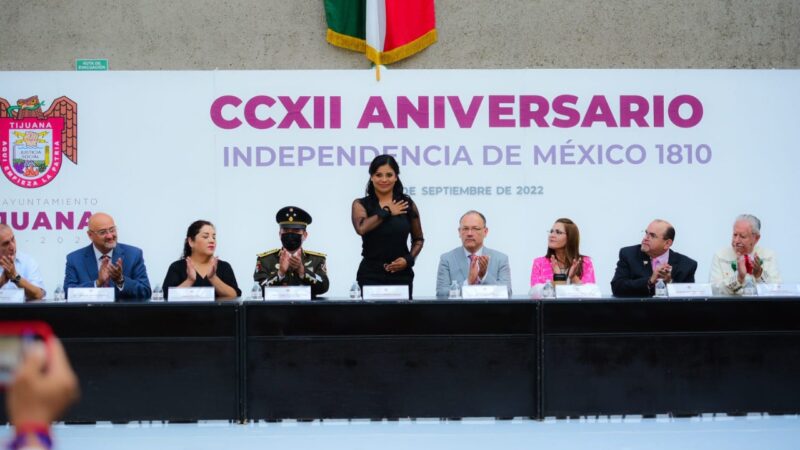 MCR preside ceremonia conmemorativa por el 212 Aniversario de la Independencia de México