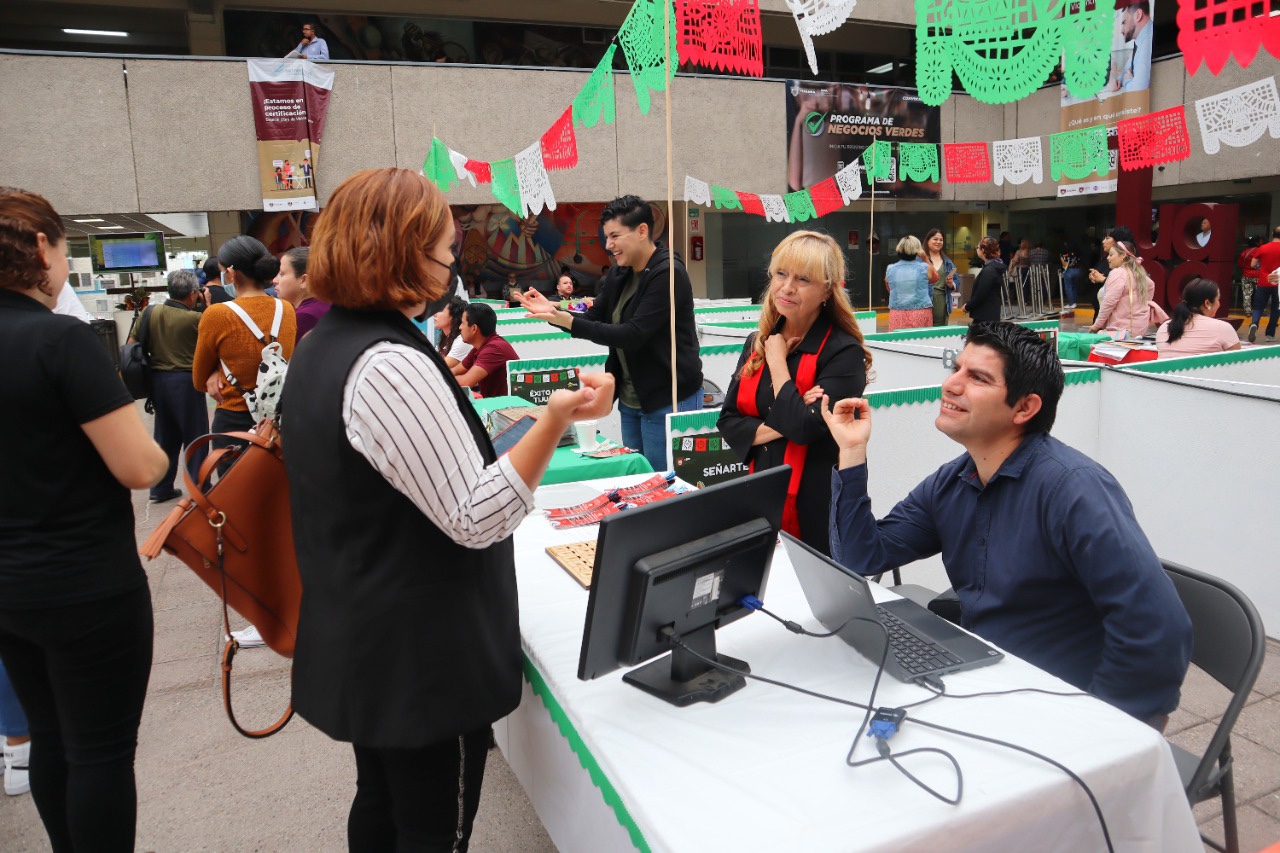 Ayuntamiento realiza expo sordos 2022