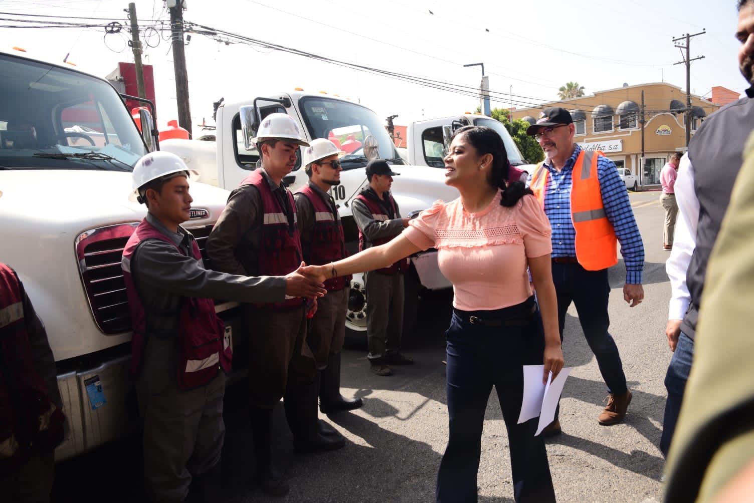 Atiende MCR rezago heredado en obras