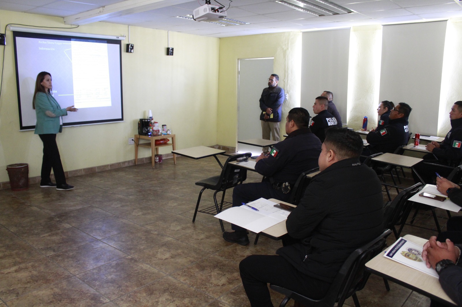 Policías de Rosarito reciben capacitación por agentes de San Diego, California