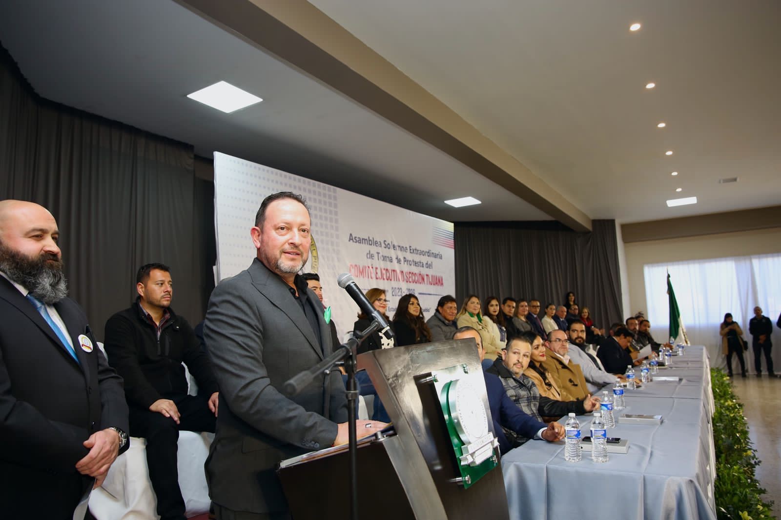 Tomando protesta y las promesas de campaña se empiezan a procesar