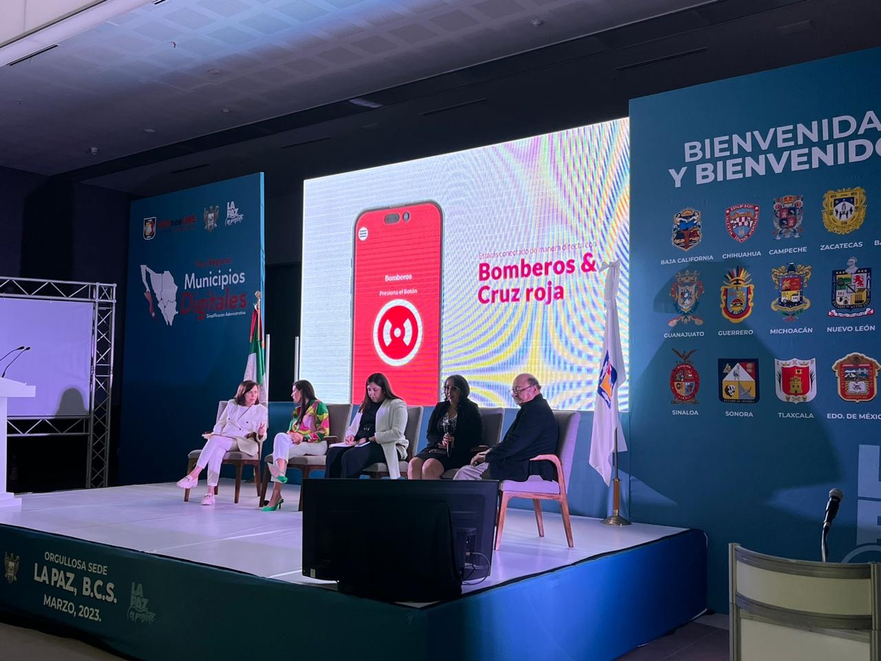 Alcaldesa de Rosarito presenta innovador proyecto de seguridad ciudadana en Foro Regional Municipios Digitales