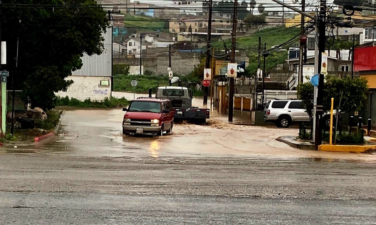 Realizan recorridos por colonias de Rosarito