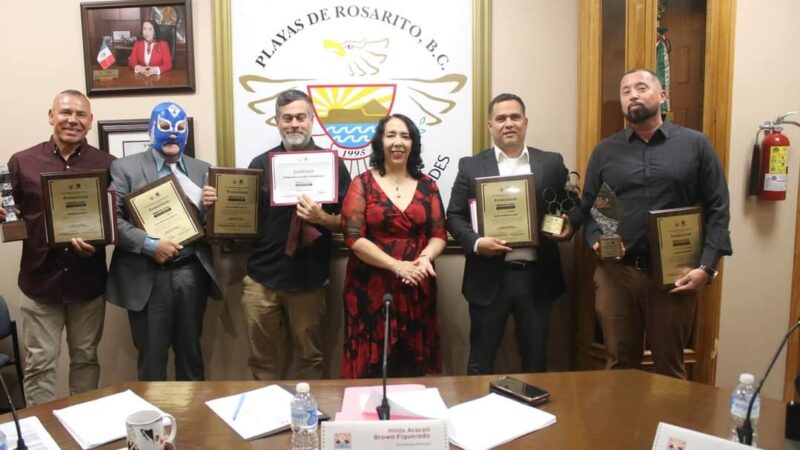 Premian a ciudadanos destacados con el Premio al Mérito Civil 2023 en Playas de Rosarito