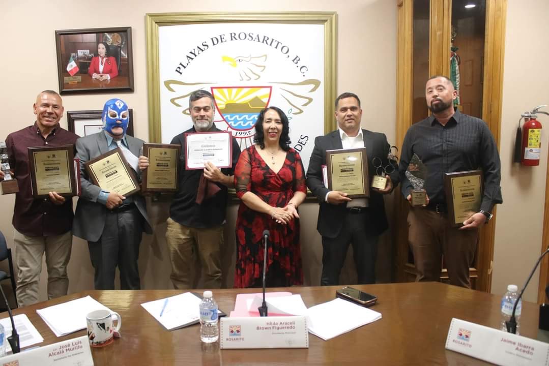 Premian a ciudadanos destacados con el Premio al Mérito Civil 2023 en Playas de Rosarito