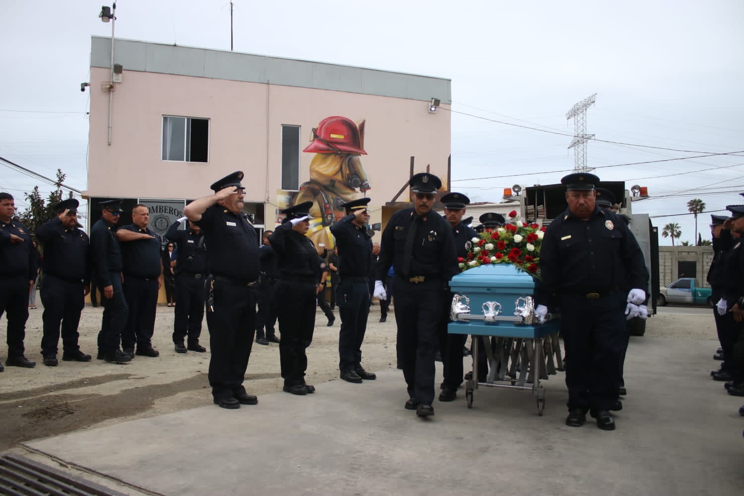 Rinden Bomberos homenaje póstumo al capitán Herculano Galdeán Alvarado