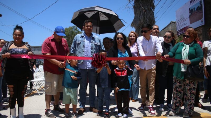 Entregan obras de pavimentación en Playas de Rosarito para mejorar la calidad de vida de sus habitantes