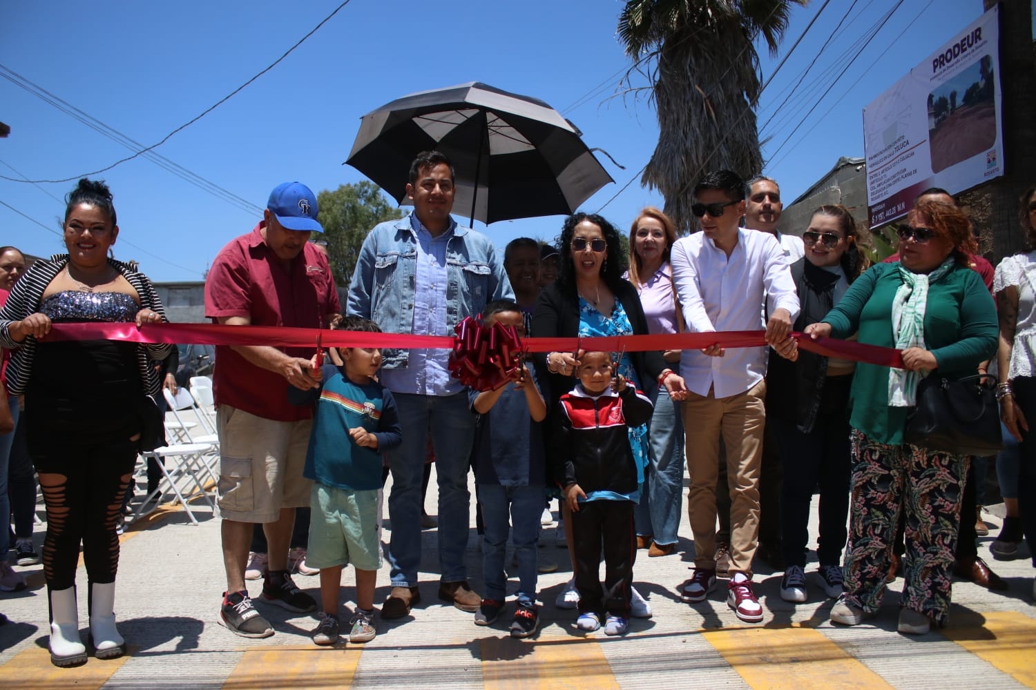 Entregan obras de pavimentación en Playas de Rosarito para mejorar la calidad de vida de sus habitantes