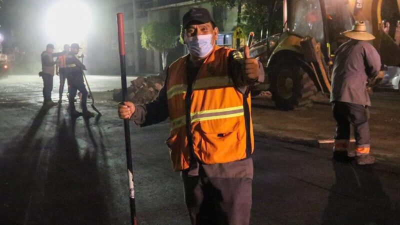 Avanza bacheo nocturno en Zona Centro de Tijuana