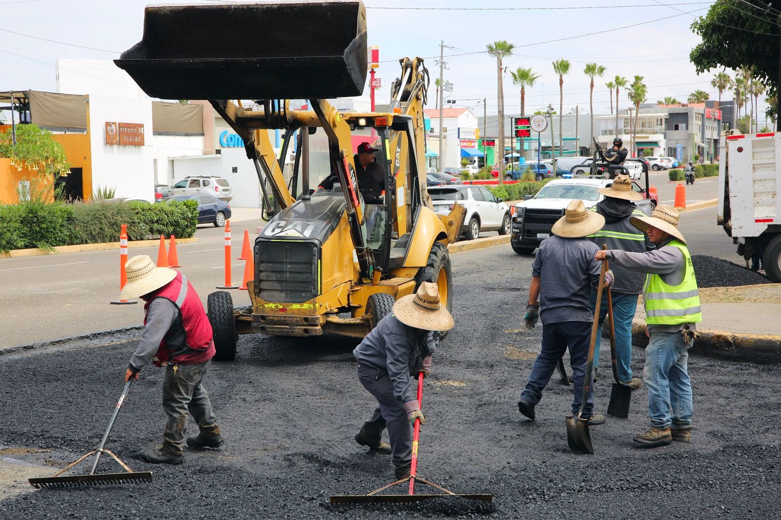 Avanza programa de bacheo en Playas de Tijuana