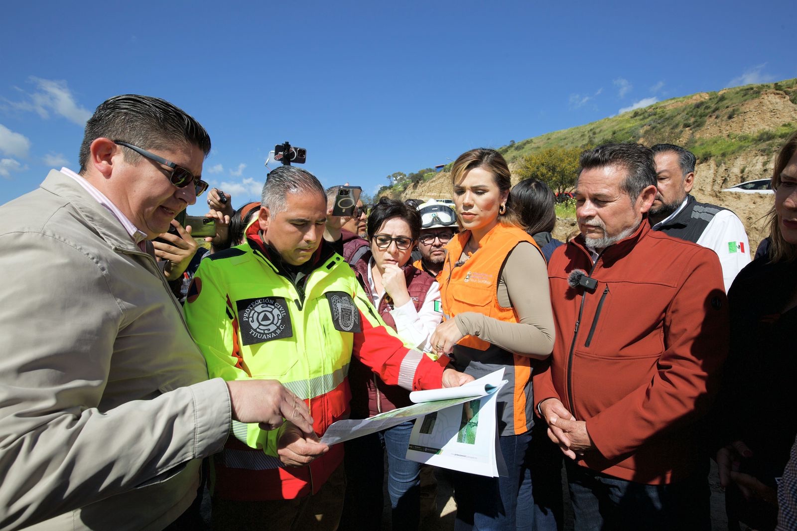 Deslave en carretera a playas será atendido por los tres ordenes de gobierno