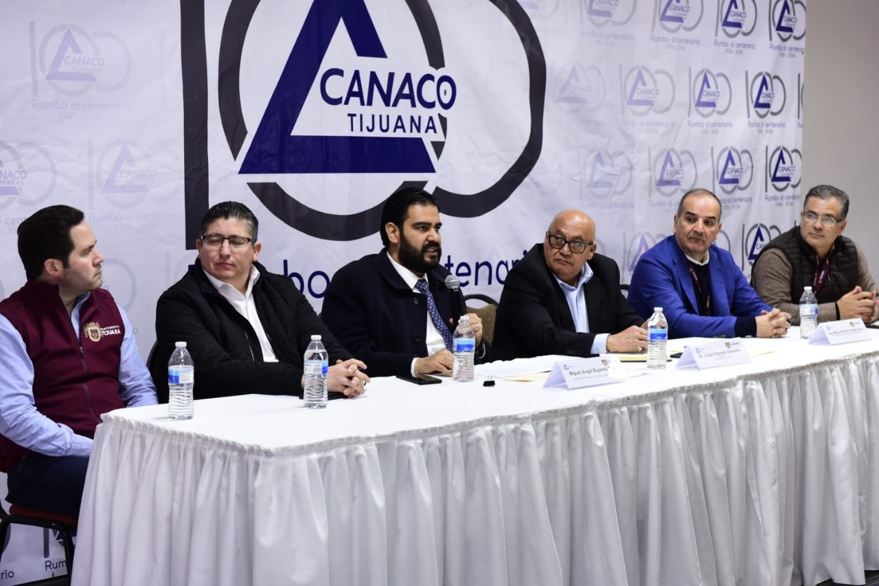 Presenta SDTUA proyectos ante CANACO Tijuana