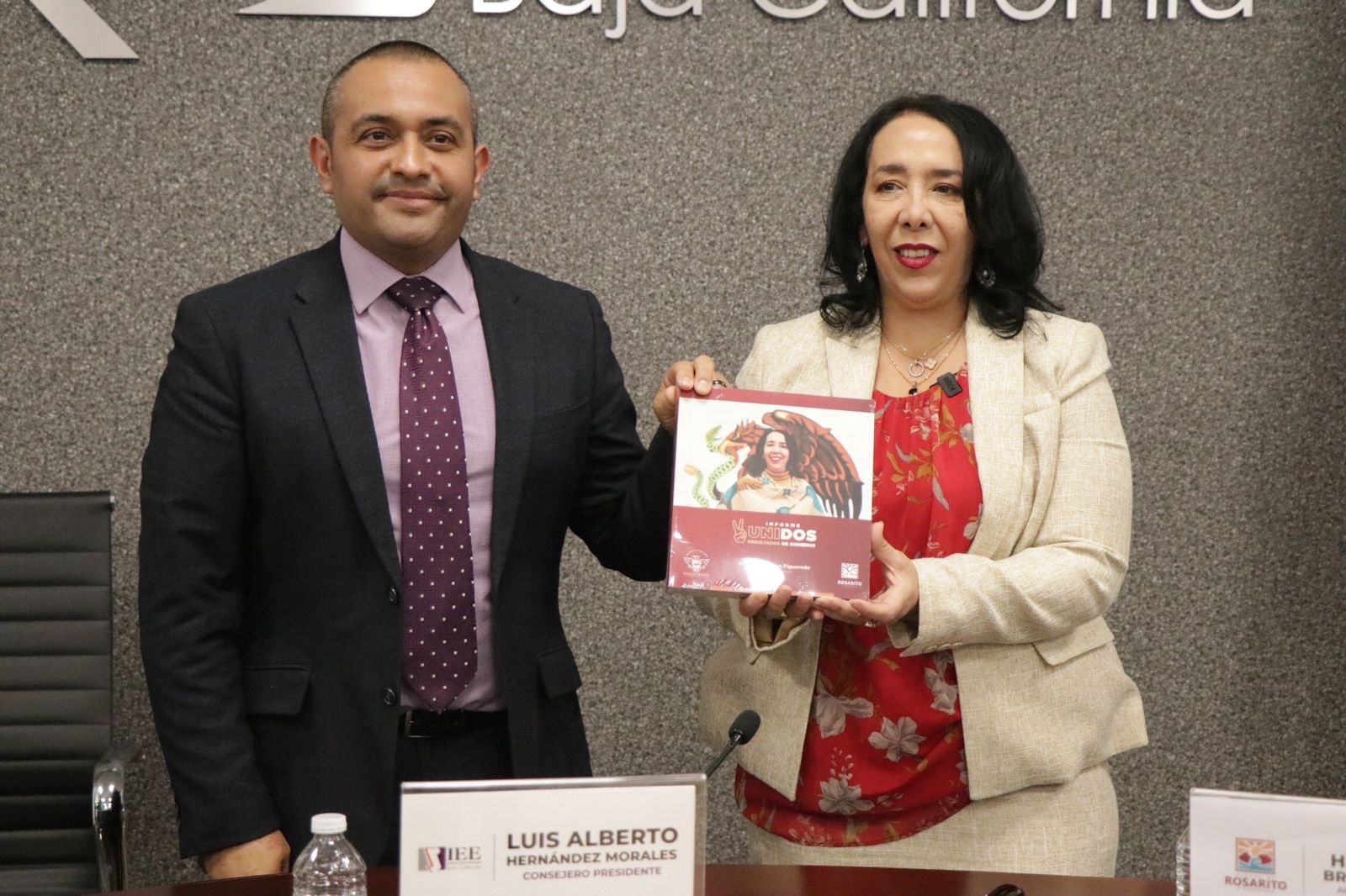 Entrega Araceli Brown al Instituto Estatal Electoral resultados del Informe Dos