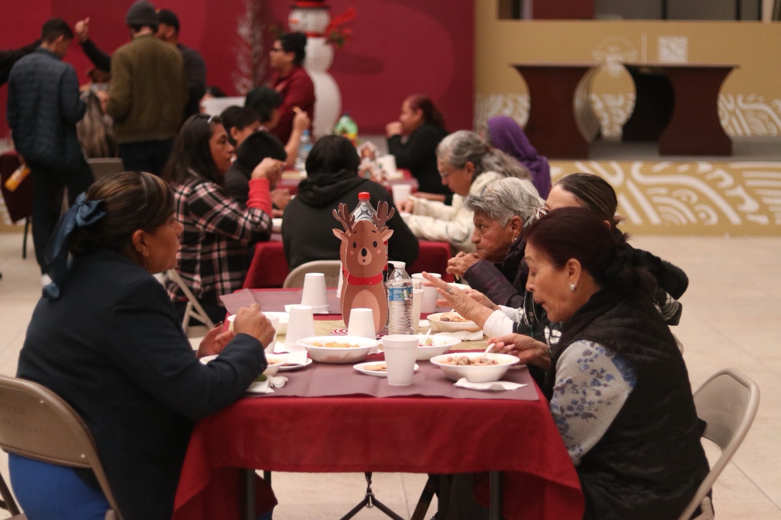 Gobierno de Rosarito Celebra Posada Navideña con Abuelitos