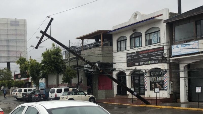 Atiende Protección Civil Rosarito contratiempos ocasionados por las lluvias