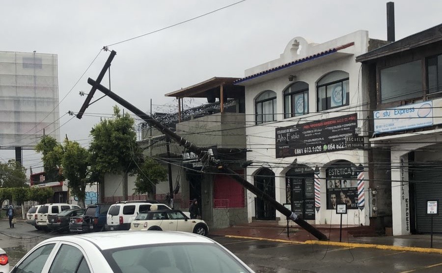 Atiende Protección Civil Rosarito contratiempos ocasionados por las lluvias