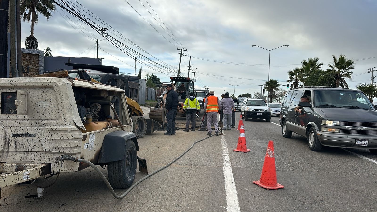 Cierra Gobierno de Rosarito tramo del blvd. Benito Juárez Sur en su intersección con Hisense