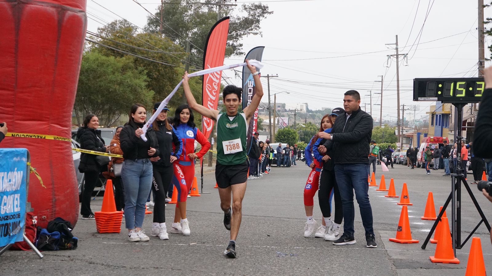 Rolando Real y Tania Muñoz Triunfan en San Antonio de los Buenos