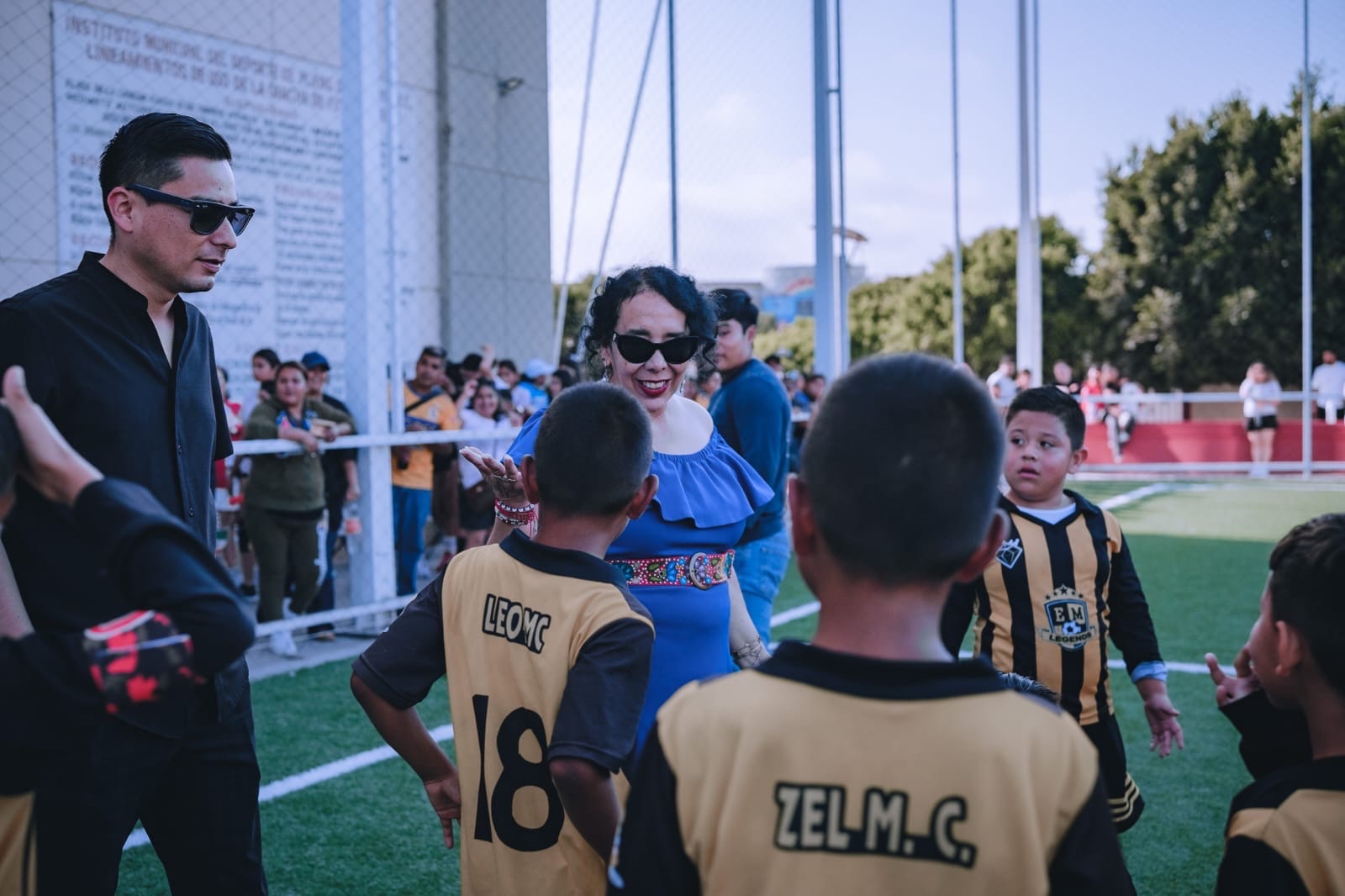 Araceli Brown Inaugura Moderno Campo de Fútbol en Rosarito