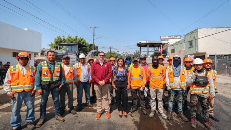 Programa “Bye Bye Baches” continúa rehabilitando vialidades en la Zona Centro de Tijuana