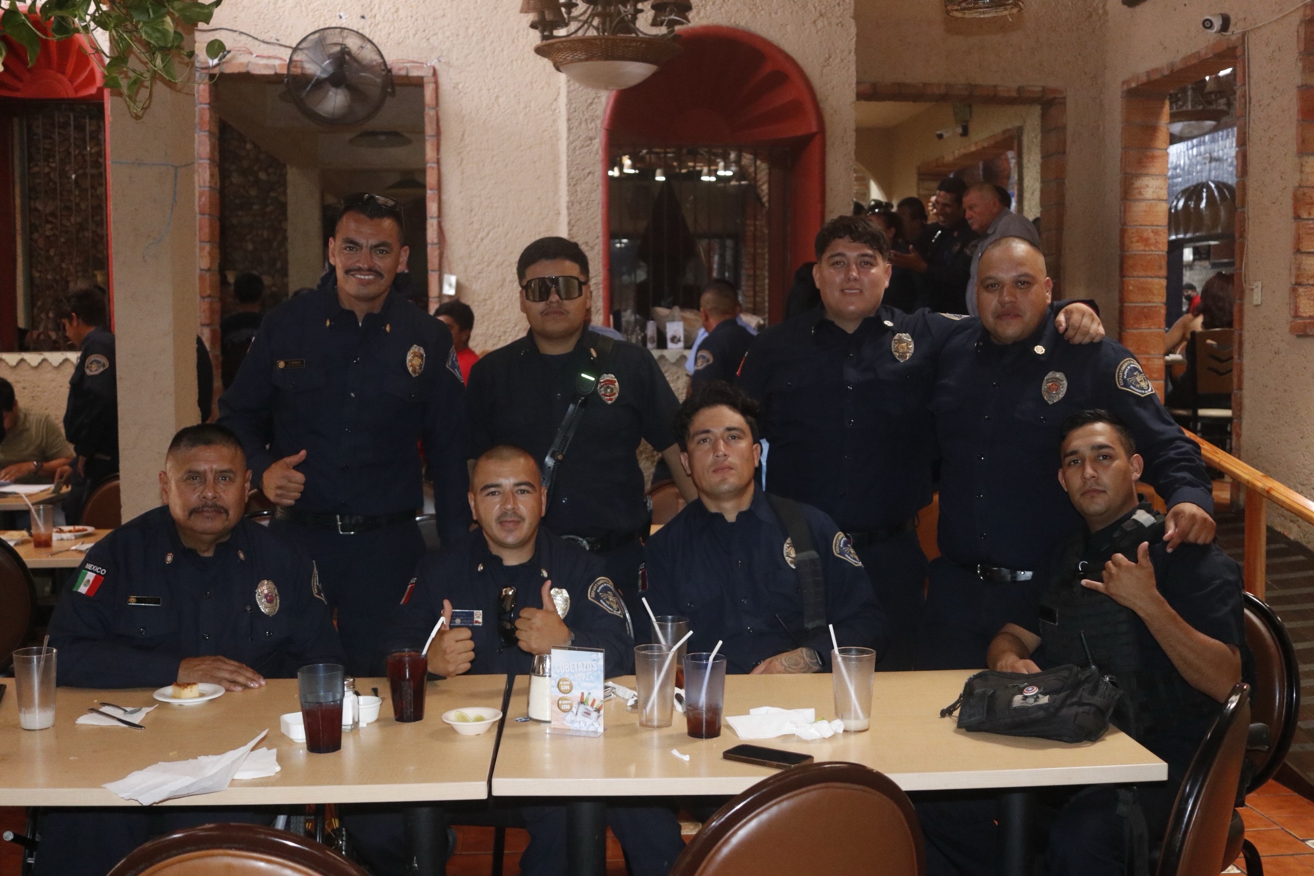 Rosarito reconoce la labor de bomberos con estímulos en su día