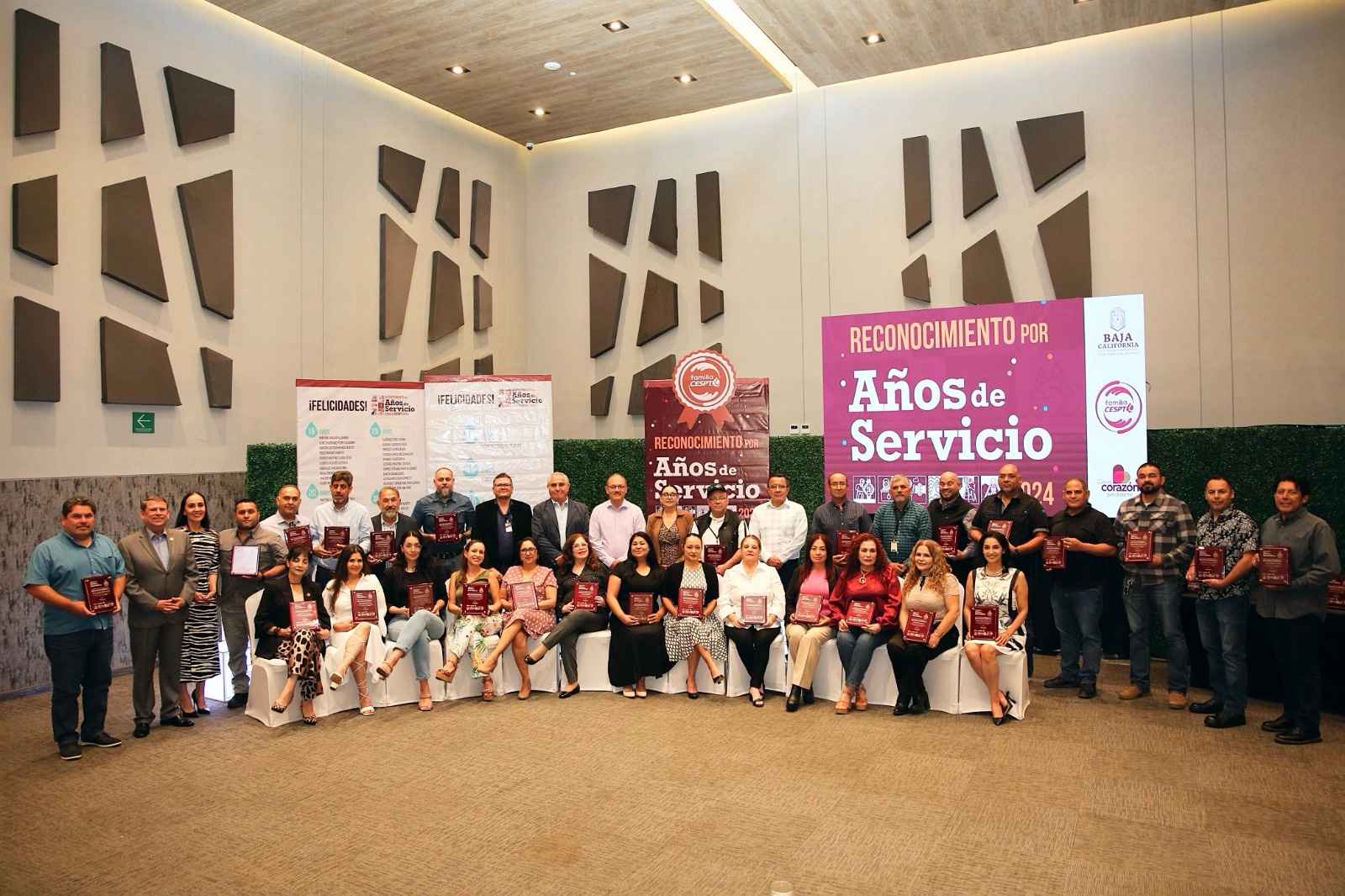 CESPT Reconoce Trayectoria de 48 Colaboradores por su Servicio