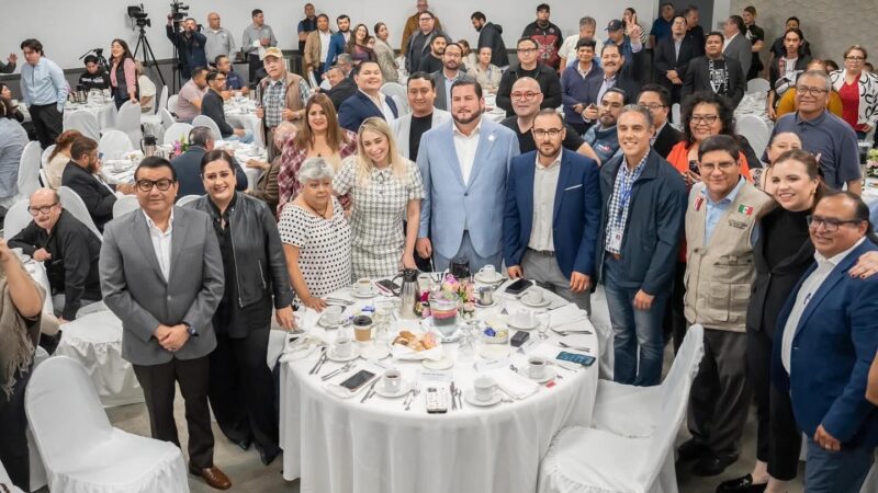 Alcalde Ismael Burgueño Festeja A Reporteros Por El Día De La Libertad De Expresión.