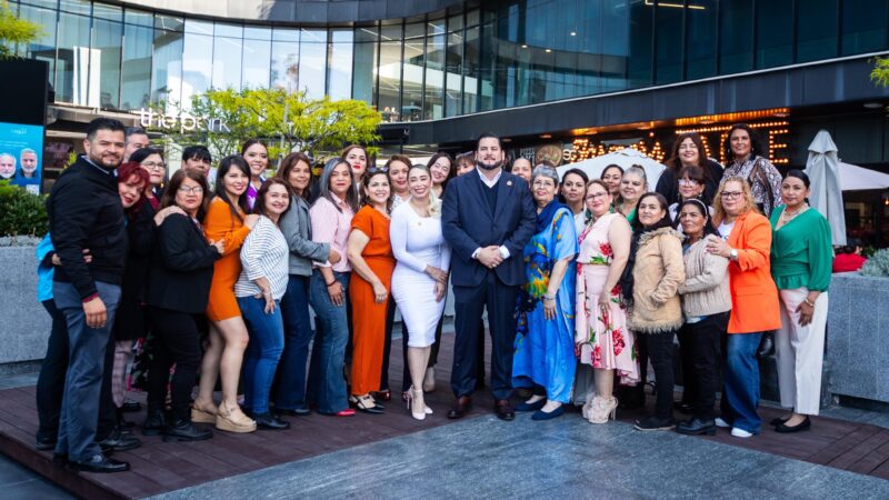 Acompaña Ismael Burgueño a docentes de la Preparatoria Federal Lázaro Cárdenas en celebración del Día de las Madres