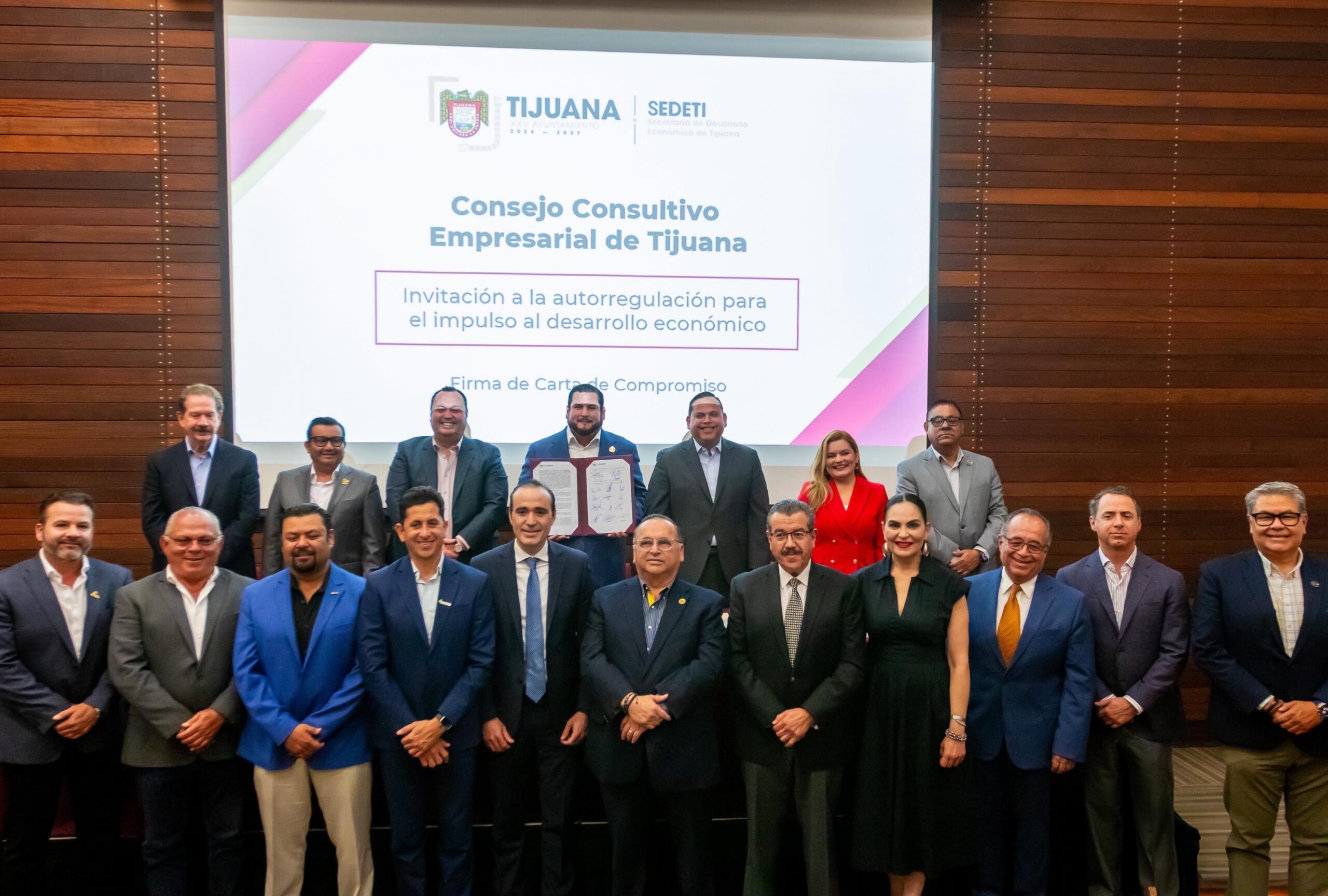 Firma Ismael Burgueño y sector empresarial Carta Compromiso ‘Autorregulación para el Impulso al Desarrollo Económico’