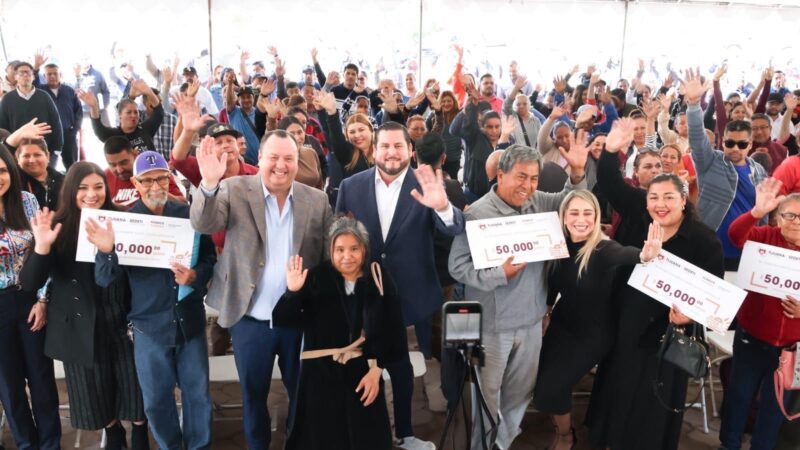 Entrega presidente municipal Ismael Burgueño 438 créditos a emprendedores de Tijuana
