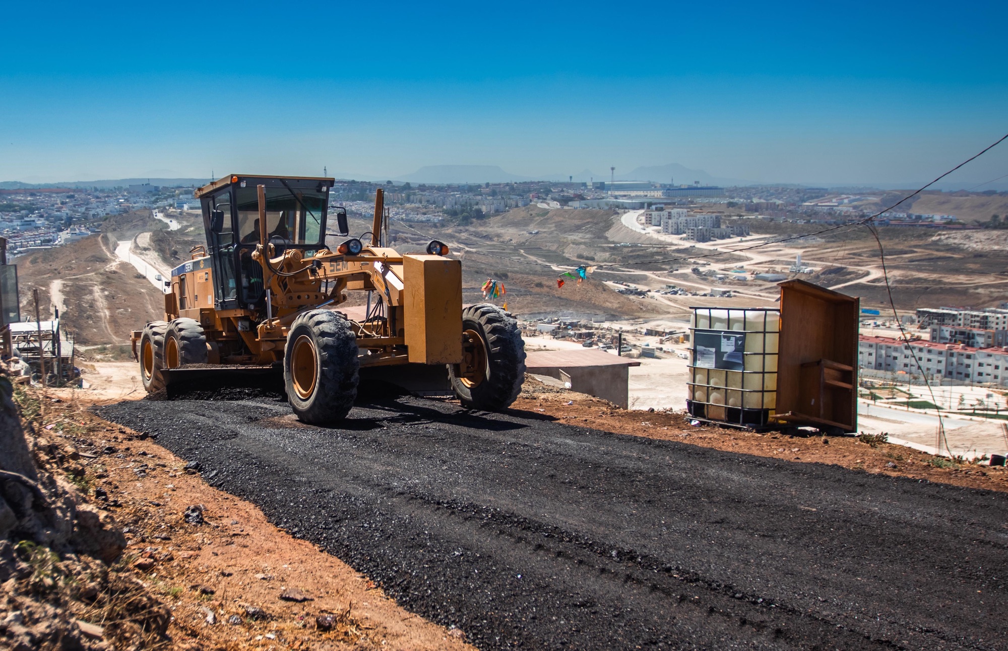 Tijuana Ciudad Limpia moderniza vialidades y alumbrado en tres delegaciones