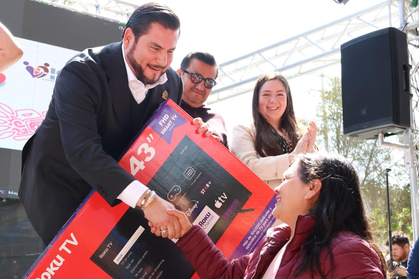 Encabeza presidente municipal Ismael Burgueño Ruiz celebración del Día de las Madres