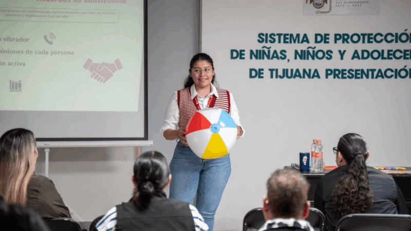 Tijuana capacita a funcionarios para atender a niñez migrante