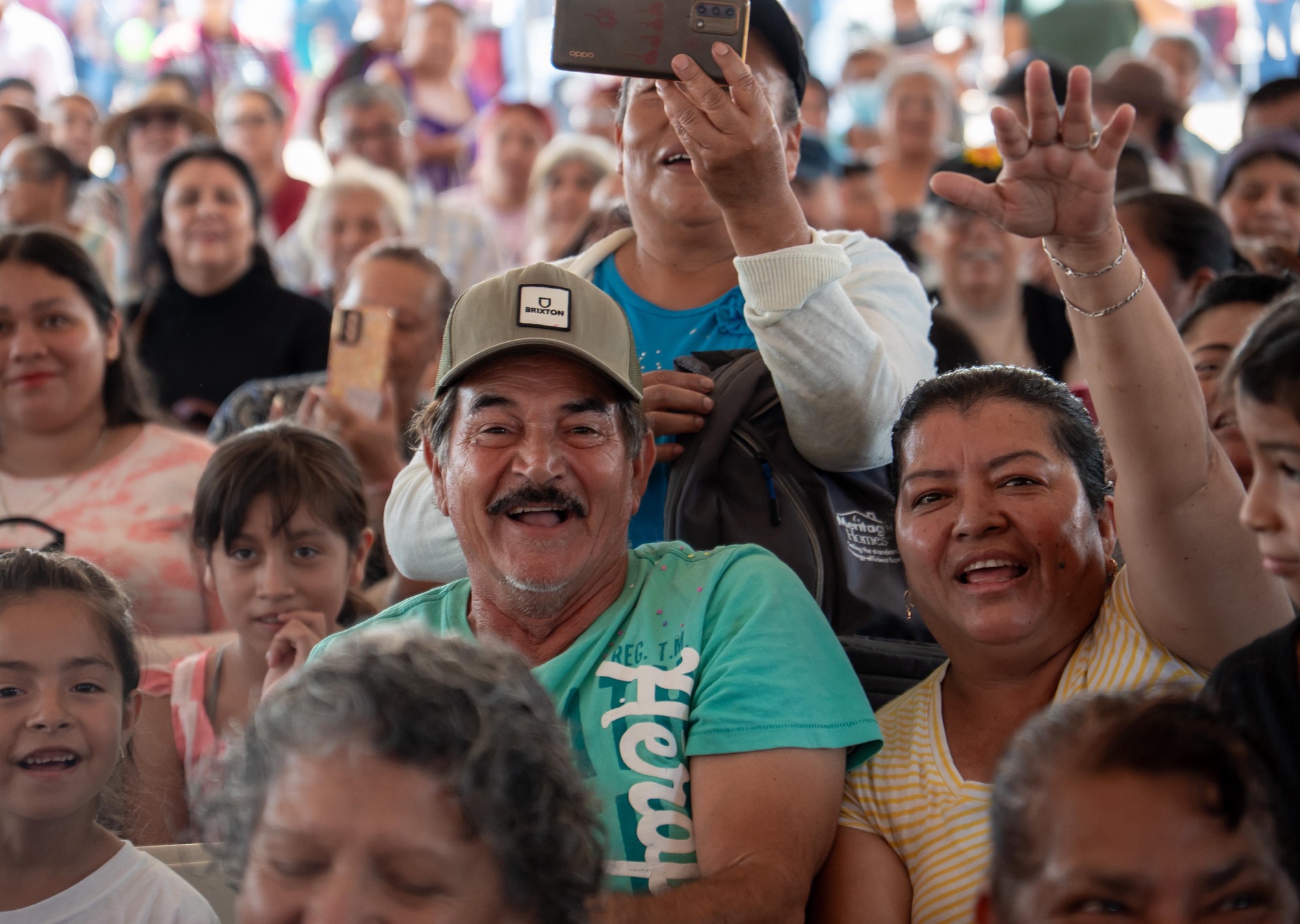 Vecinos de La Mesa disfrutan Jornada de Bienestar con servicios y mejoras