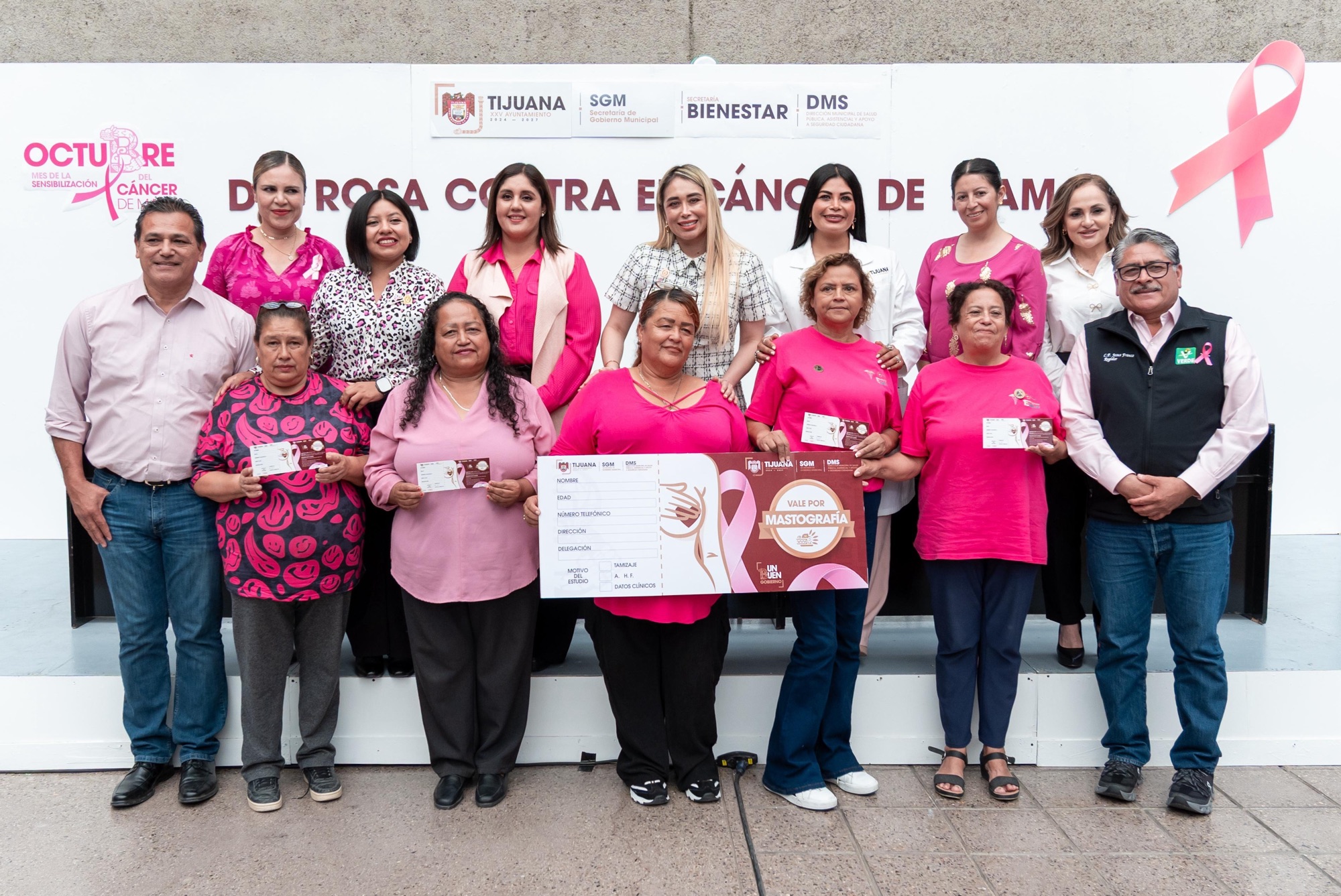 Tijuana impulsa prevención con entrega de 350 vales de mastografía