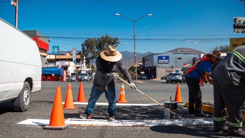 Transforma Tijuana entornos urbanos con jornadas de limpieza y mantenimiento en tres delegaciones