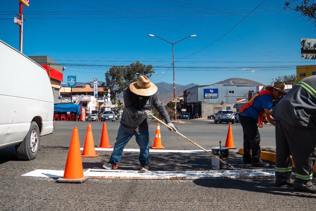 Transforma Tijuana entornos urbanos con jornadas de limpieza y mantenimiento en tres delegaciones