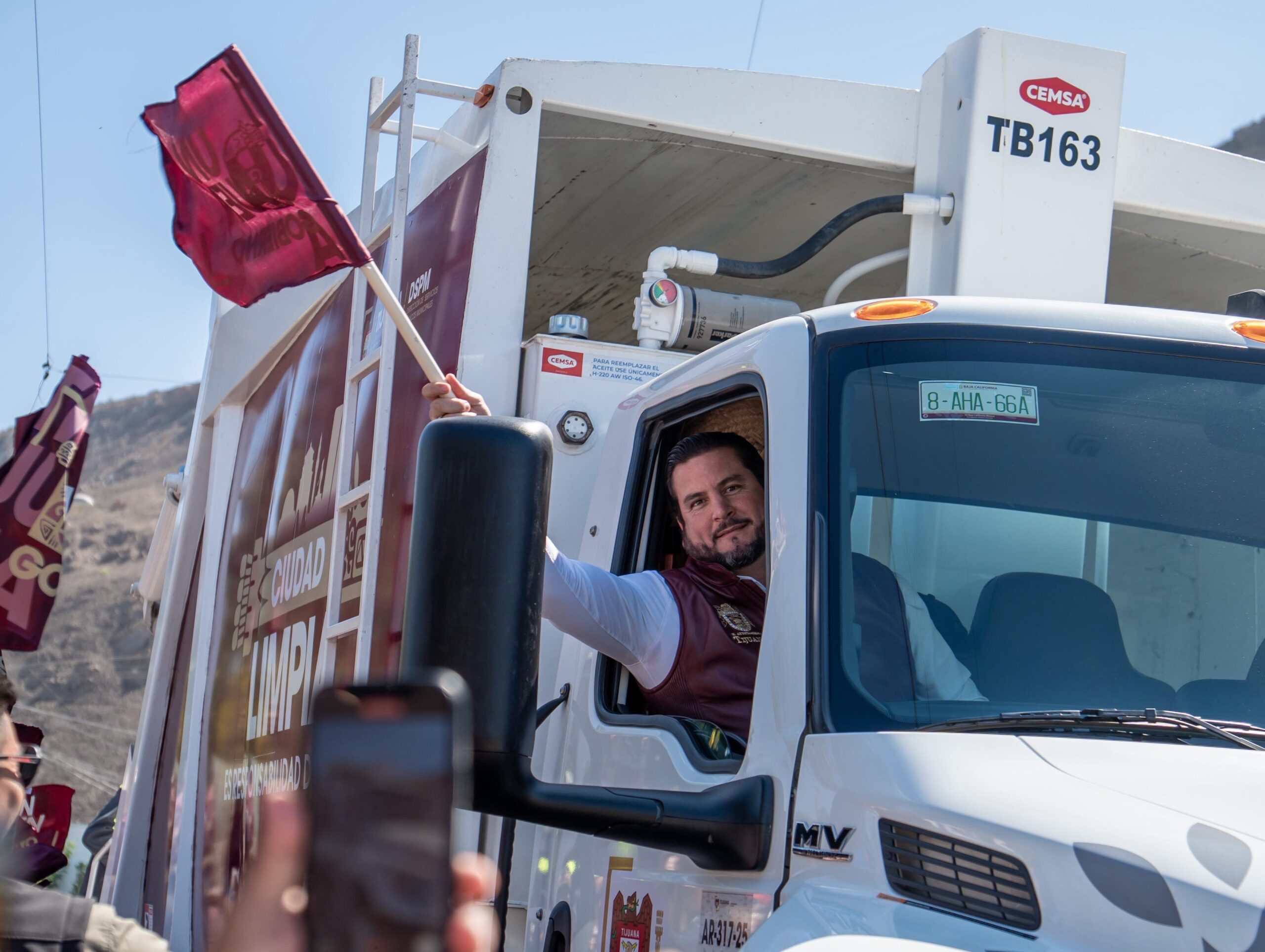 Amplía gobierno de Ismael cobertura de recolección de basura con 129 nuevos camiones y 327 rutas en Tijuana