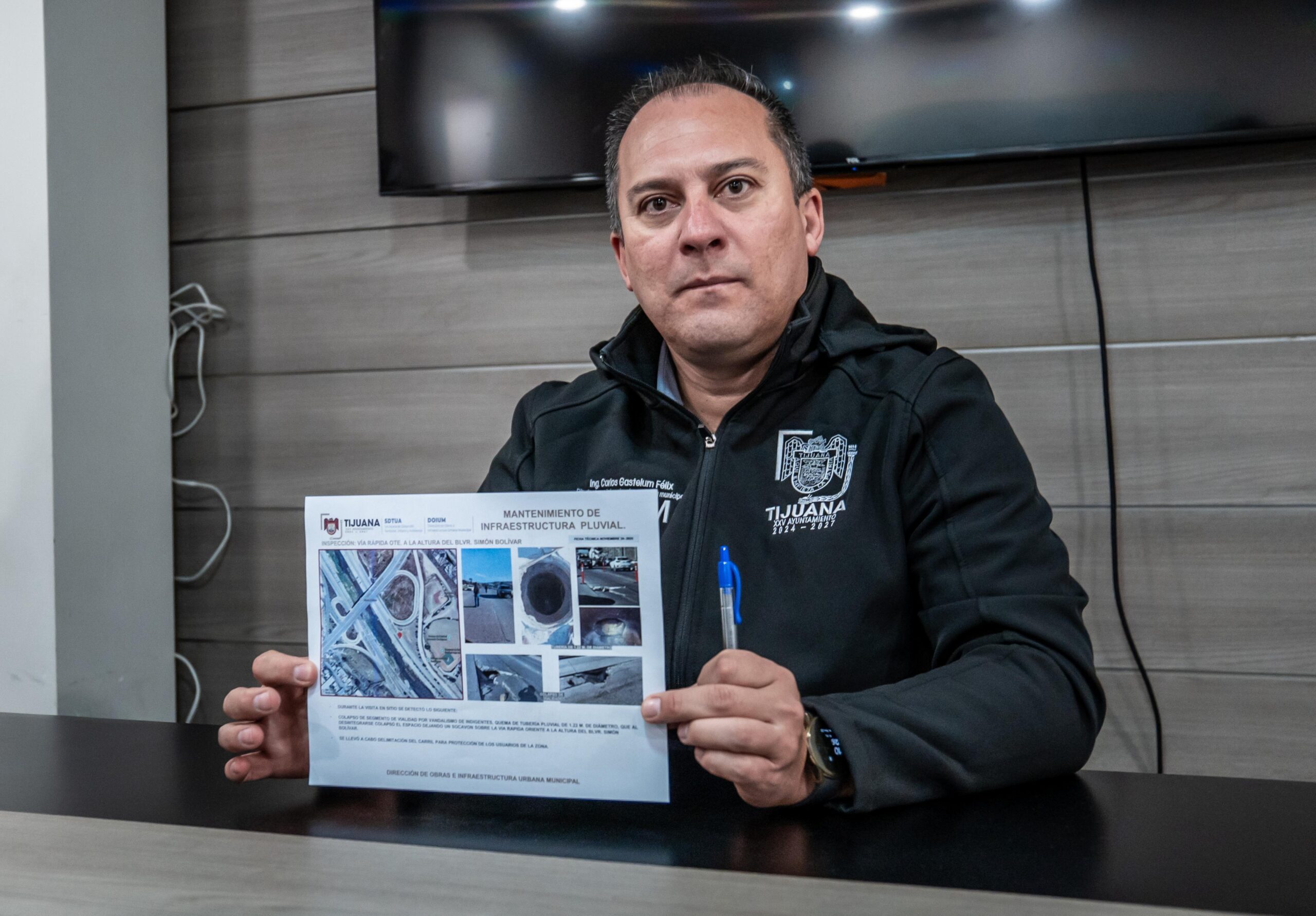 Realiza Gobierno Municipal trabajos de reparación de socavón en la Vía Rápida Oriente