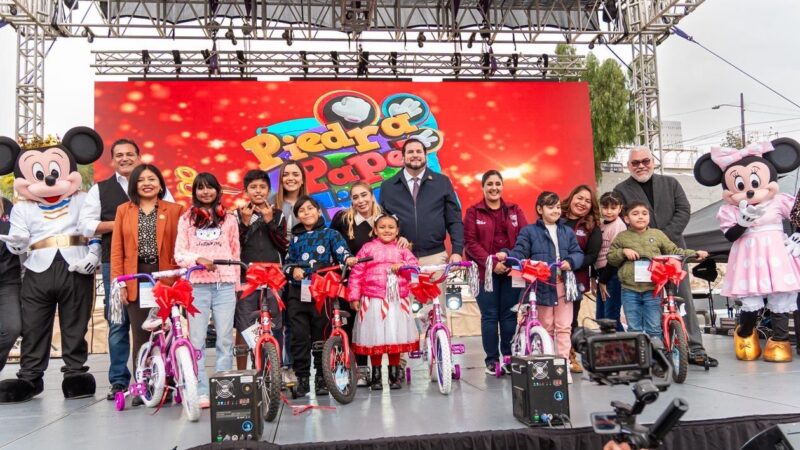 Convive Ismael Burgueño con niñas y niños tijuanenses en la celebración de Día de Reyes 2026