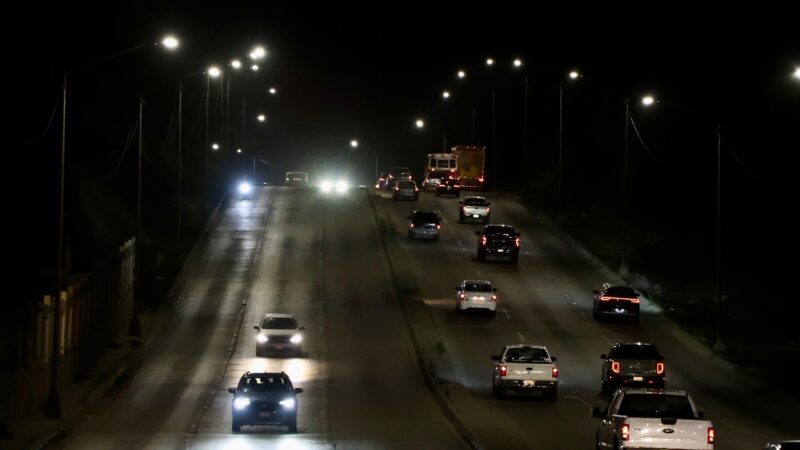 Vía Rápida Oriente instala 119 luminarias LED en Tijuana